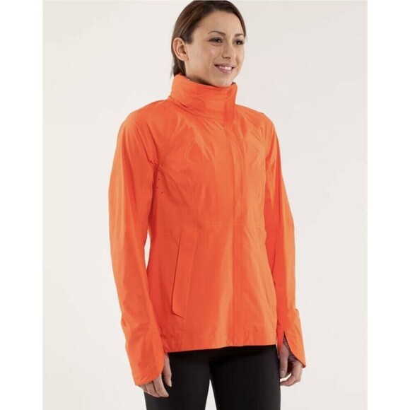 LULULEMON RUN IN THE RAIN JACKET DAZZLING SIZE 2 - Picture 1 of 11